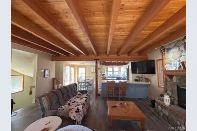 33466 Angeles Drive, Green Valley Lake, CA 92341 - Photo 19