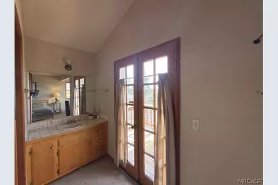 33466 Angeles Drive, Green Valley Lake, CA 92341 - Photo 37