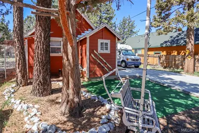154 Leonard Lane, Sugarloaf, CA 92386 - Photo 5