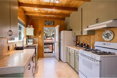 43656 Ridge Crest Drive, Big Bear Lake, CA 92315 - Photo 9