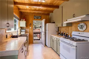 43656 Ridgecrest Dr, Big Bear Lake, CA 92315 - Photo 9