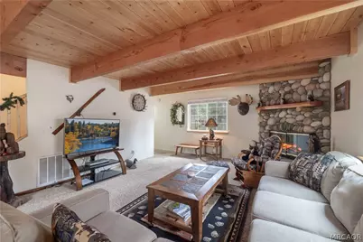 143 Santa Barbara Avenue, Sugarloaf, CA 92386 - Photo 3