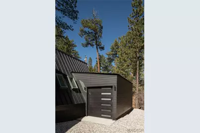 613 Rose Hill Drive, Big Bear City, CA 92314 - Photo 31