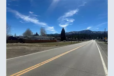 900 Greenway Drive, Big Bear City, CA 92314 - Photo 5