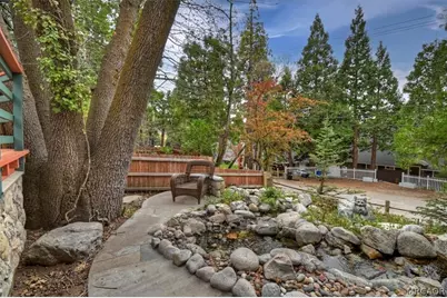 295 Sunset Drive, Lake Arrowhead, CA 92352 - Photo 3