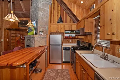 295 Sunset Drive, Lake Arrowhead, CA 92352 - Photo 17