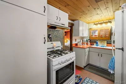 42596 Willow Avenue, Big Bear Lake, CA 92315 - Photo 9