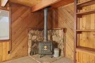 598 Maple Ln, Sugarloaf, CA 92386 - Photo 9