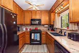 332 W Meadow Ln, Big Bear City, CA 92314 - Photo 9