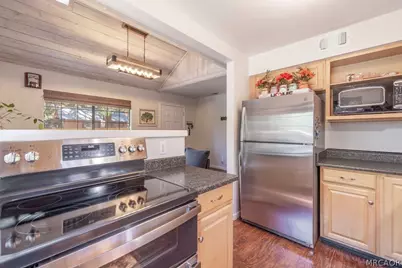 562 Wabash Lane, Sugarloaf, CA 92386 - Photo 5