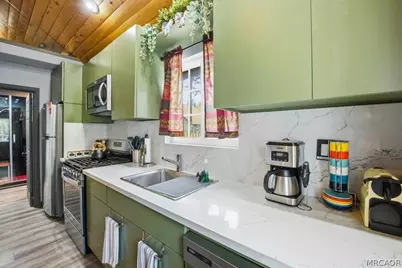 306 Victoria Lane, Sugarloaf, CA 92386 - Photo 15