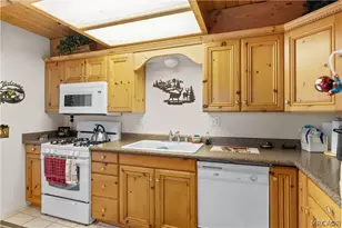 195 Vista Ln, Sugarloaf, CA 92386 - Photo 13