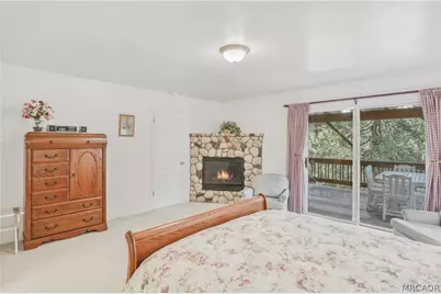 196 B Lane, Lake Arrowhead, CA 92352 - Photo 19