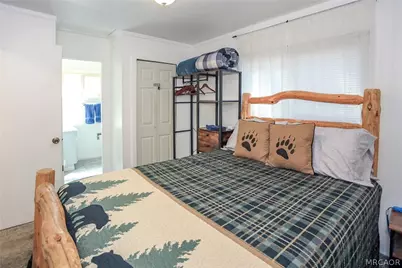 816 W Rainbow Boulevard, Big Bear City, CA 92314 - Photo 11