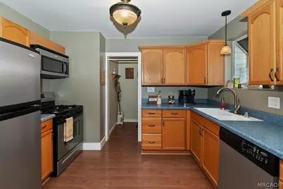 23723 Hillside Drive, Crestline, CA 92325 - Photo 13