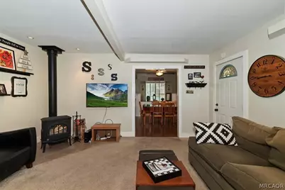 23723 Hillside Drive, Crestline, CA 92325 - Photo 7