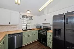 391 Montclair Dr, Big Bear City, CA 92314 - Photo 15