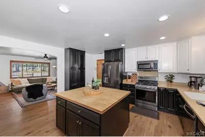 42698 Fox Farm Road, Big Bear Lake, CA 92315 - Photo 17