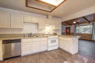 252 Riverside Ave, Sugarloaf, CA 92386 - Photo 11