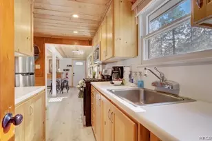 298 Maple Ln, Sugarloaf, CA 92386 - Photo 7
