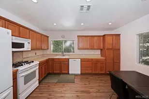 23938 Park Ln, Crestline, CA 92325 - Photo 9