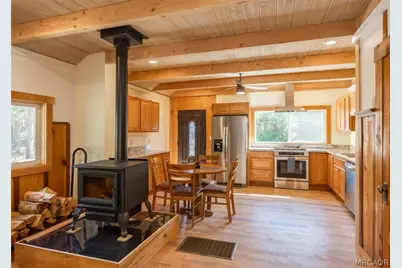 39961 Lakeview Drive, Big Bear Lake, CA 92315 - Photo 11