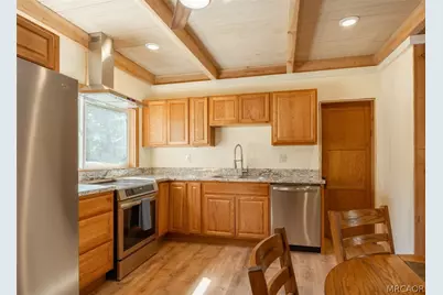 39961 Lakeview Drive, Big Bear Lake, CA 92315 - Photo 13