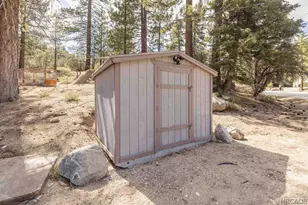 39075 Rim of the World Dr, Fawnskin, CA 92333 - Photo 27