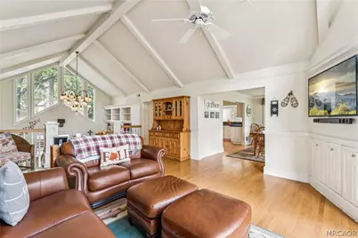 653 Brentwood Drive, Lake Arrowhead, CA 92352 - Photo 11