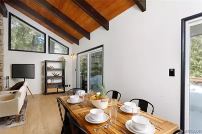 825 Lake View Lane, Twin Peaks, CA 92391 - Photo 13