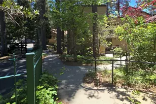 27821 Peninsula Dr N, Lake Arrowhead, CA 92352 - Photo 5