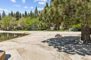 27821 Peninsula Dr N, Lake Arrowhead, CA 92352 - Photo 23