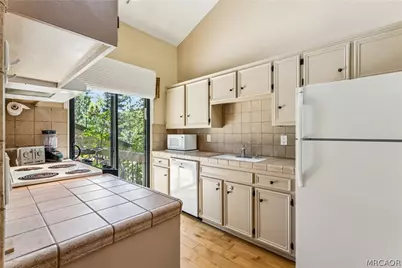 27821 Peninsula Drive N #315, Lake Arrowhead, CA 92352 - Photo 9