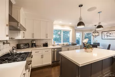 27417 Matterhorn Drive, Lake Arrowhead, CA 92352 - Photo 11