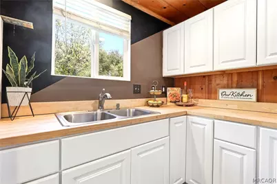 222 Craghill Drive, Cedar Glen, CA 92321 - Photo 5