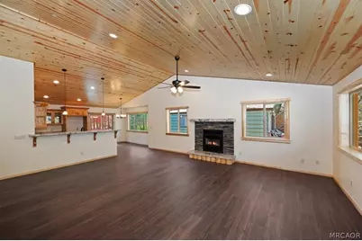 415 Vista Lane, Sugarloaf, CA 92386 - Photo 9