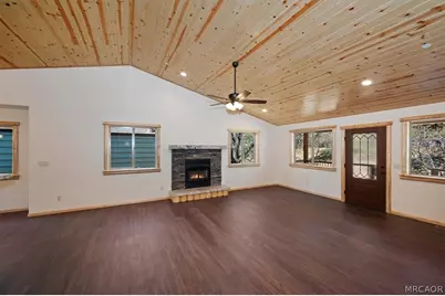 415 Vista Lane, Sugarloaf, CA 92386 - Photo 7