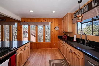 796 Orange Avenue, Sugarloaf, CA 92386 - Photo 11