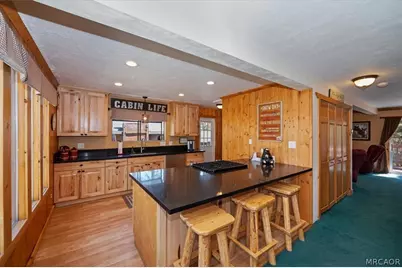 796 Orange Avenue, Sugarloaf, CA 92386 - Photo 7