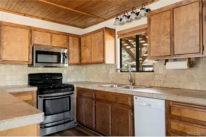 233 Whipple Drive, Big Bear City, CA 92314 - Photo 7