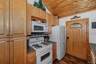 42979 Fern Ave, Big Bear Lake, CA 92315 - Photo 15