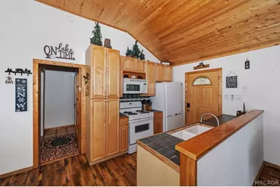 42979 Fern Avenue, Big Bear Lake, CA 92315 - Photo 13