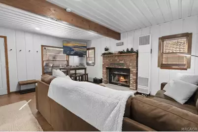 409 W Rainbow Boulevard, Big Bear City, CA 92314 - Photo 5