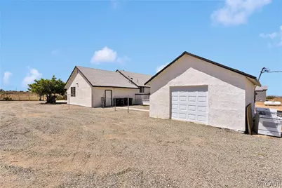 8038 Begonia Road, Phelan, CA 92371 - Photo 39