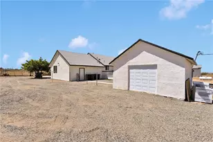8038 Begonia Rd, Phelan, CA 92371 - Photo 39