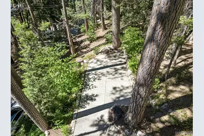 404 Hillside Road, Lake Arrowhead, CA 92352 - Photo 17