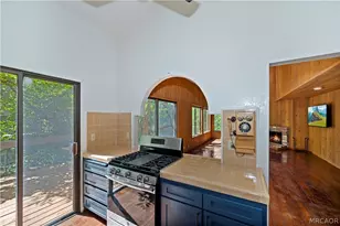 28721 Peninsula, Lake Arrowhead, CA 92352 - Photo 15