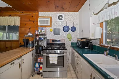 23940 Cresta Dr Drive, Crestline, CA 92325 - Photo 13