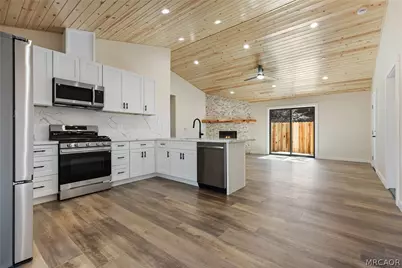 183 Moreno Ln Lane, Sugarloaf, CA 92386 - Photo 13