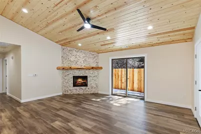 183 Moreno Ln Lane, Sugarloaf, CA 92386 - Photo 9